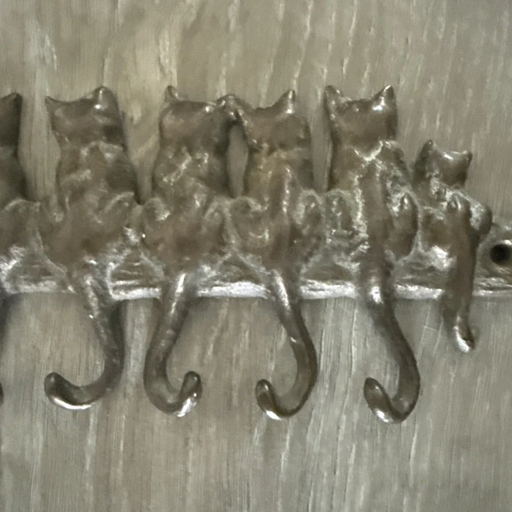 Rustic Vintage‎ Brass Cat Tail Hook Hanger 7 Cats on A Log 7